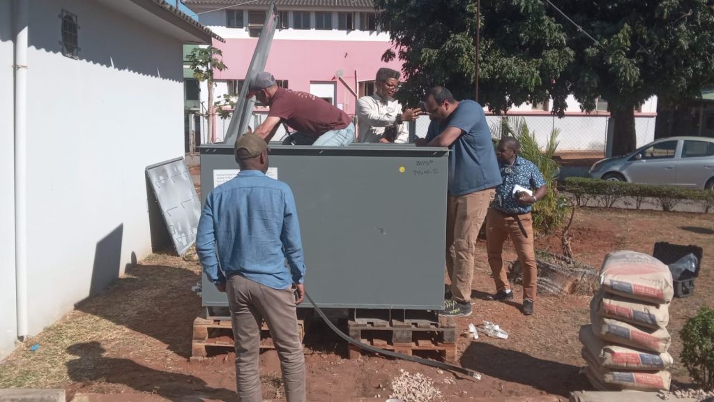 Fontes de Cobalto-60 em Desuso Recebem Novo Sistema de Armazenamento Seguro no Hospital Central de Maputo contetor foto 1
